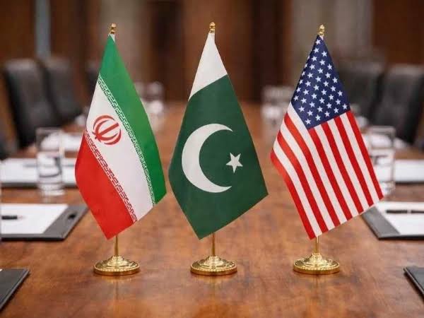 جمود بين واشنطن وطهران وعراقجي يبحث التطورات مع قائد الجيش الباكستاني