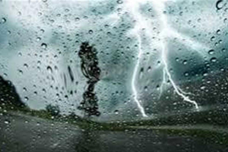 تواصل نزول الامطار الرعدية بالشمال والوسط وتكون محليا غزيرة بالمناطق الشرقية ليل الخميس
