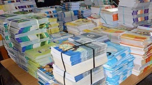 وزارة التربية تستكمل طباعة الكتب المدرسية وتوزع 96% منها على الفروع الجهوية