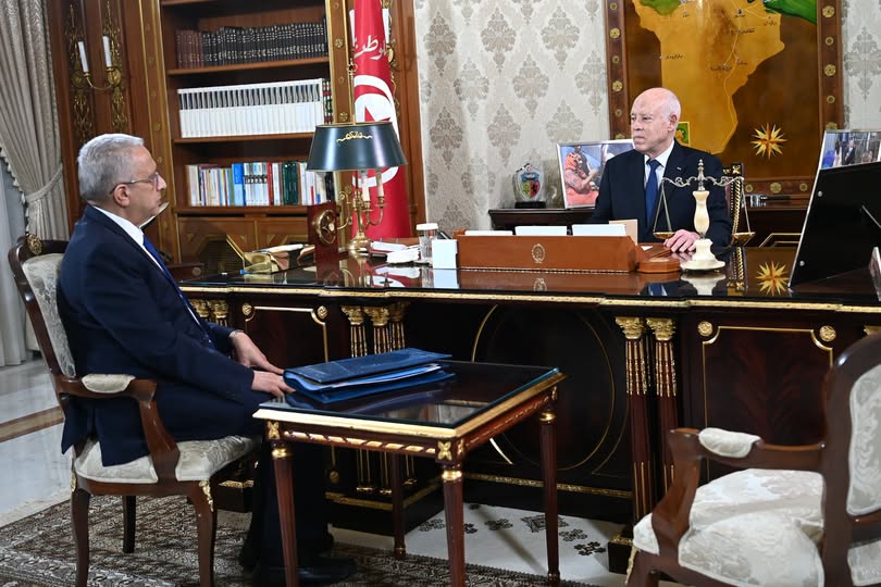 رئيس الجمهوريّة لدى استقباله وزير الصحة: الصحّة العمومية منظومة متكاملة تعرّضت للاستهداف والتدمير
