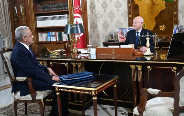 رئيس الجمهوريّة لدى استقباله وزير الصحة : الصحّة العمومية منظومة متكاملة تعرّضت للاستهداف والتدمير