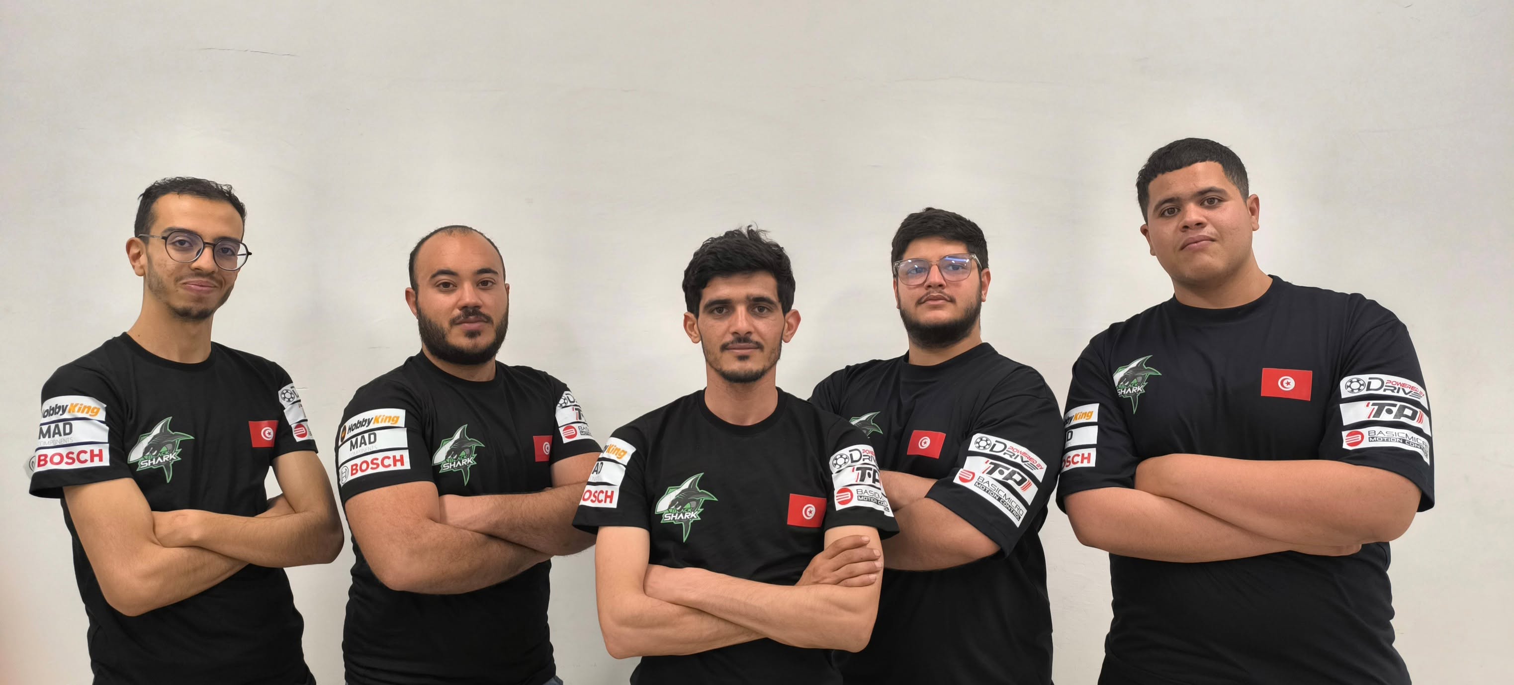 فريق Black chark من تونس يشارك في مسابقة the Battle of Robots في روسيا