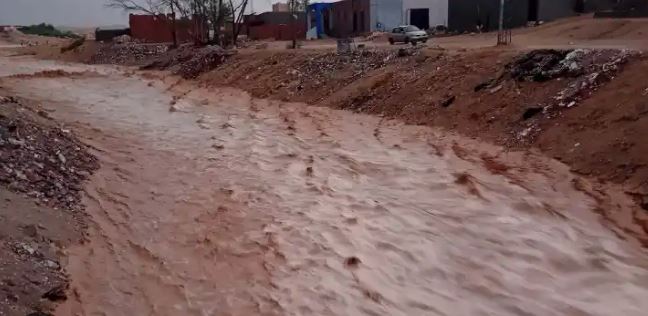 القصرين: استئناف البحث عن عنصر درك جزائري مفقود جرفته مياه الأودية من الأراضي الجزائرية