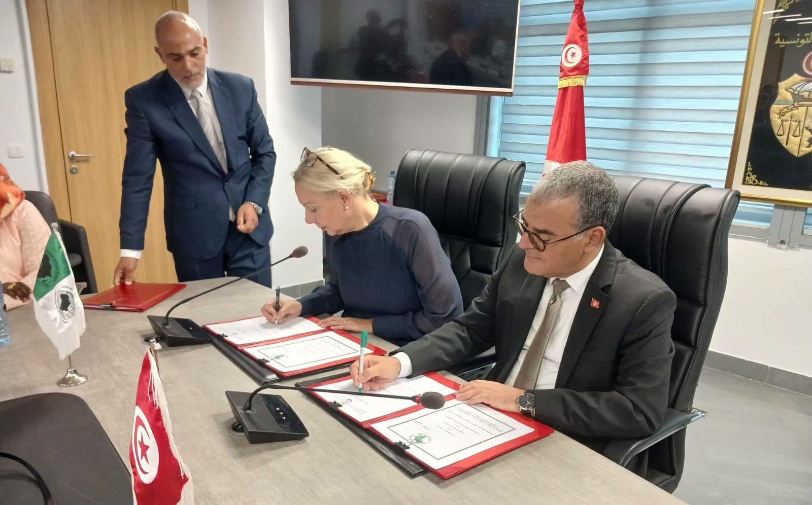 التوقيع على اتفاقيتي ضمان بين الجمهورية التونسية والبنك الافريقي للتنمية
