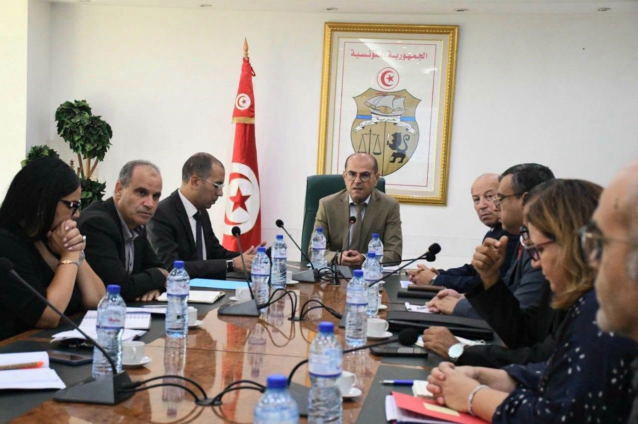 وزير التجهيز يؤكد أهمية التنسيق لمتابعة تنفيذ مشروع الربط الكهربائي بين تونس وإيطاليا "ألماد"