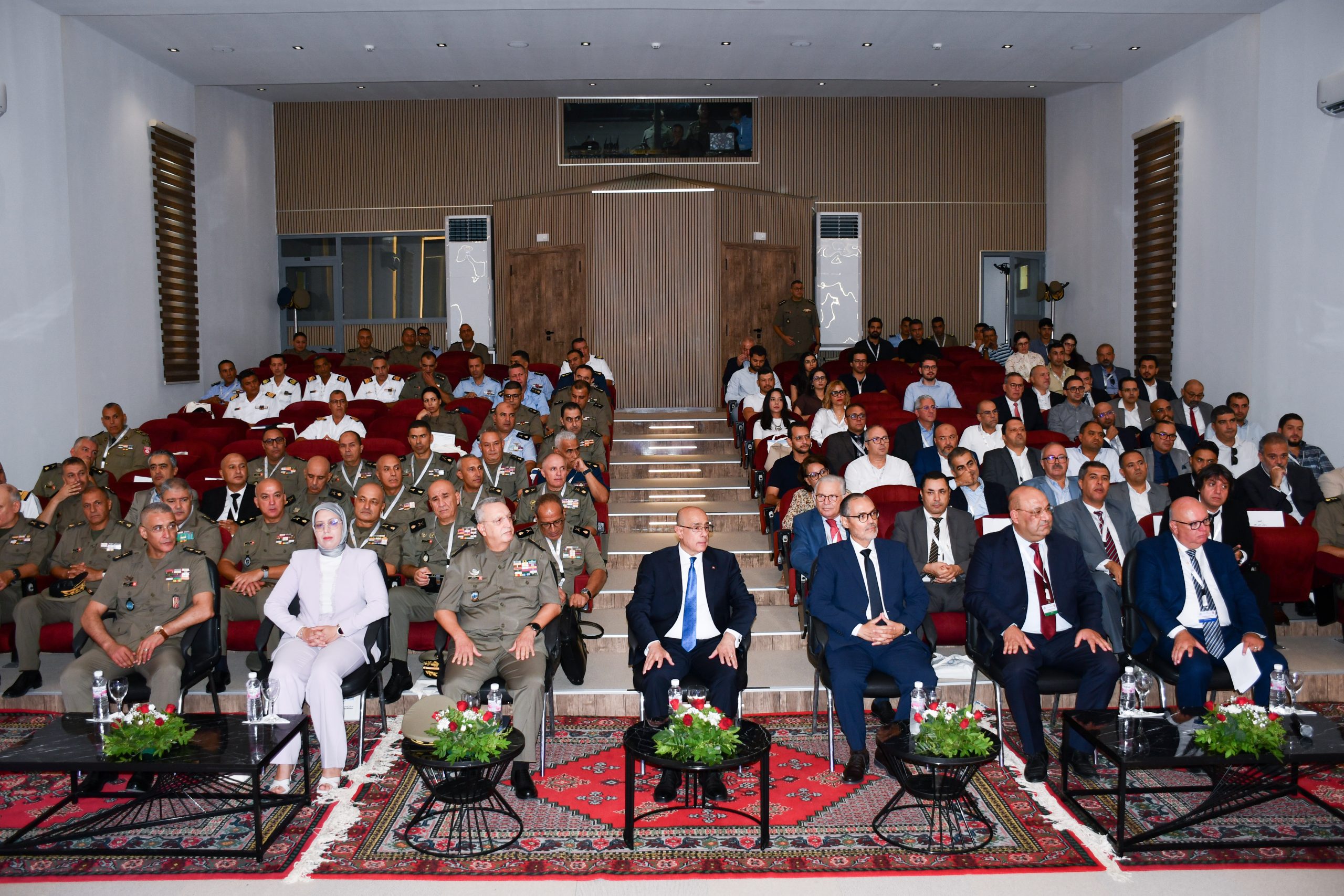 التطوير التكنولوجي والتصنيع الدفاعي: موضوع ندوة نظمتها وزارة الدفاع الوطني