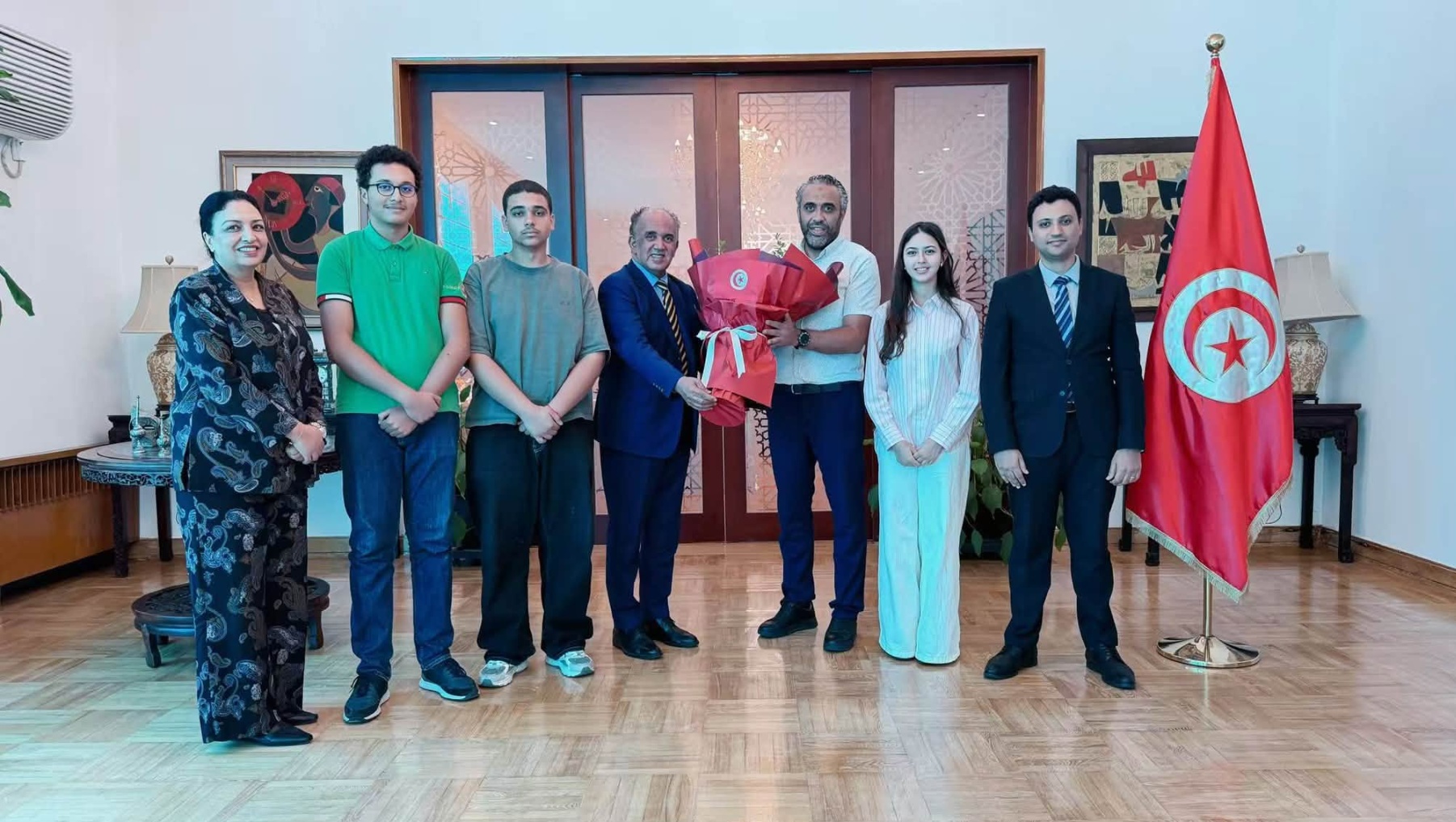الجمعية التونسية للبرمجة والروبوتيك بجندوبة تشارك في المخيم الشبابي الصيني العربي بمدينة نينغشياالصينية