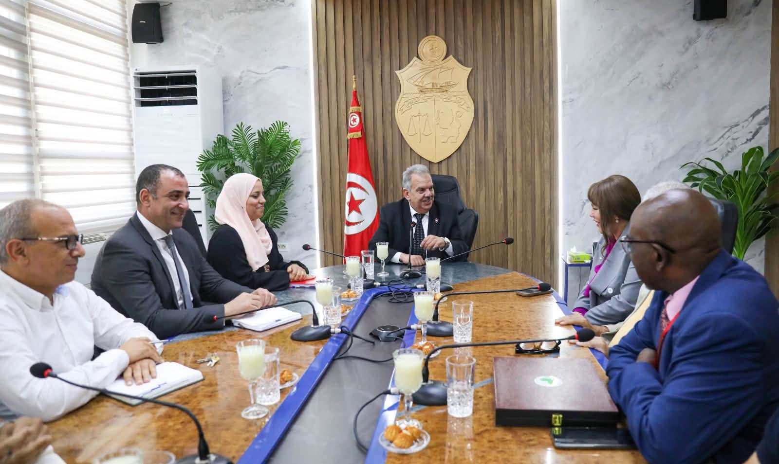 وزير الشباب والرياضة يستقبل رئيسة الكنفدرالية الإفريقيّة للكرة الطائرة