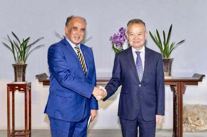 سفير تونس ببكين يبحث مع مسؤول صيني سبل تعزيز وتنويع التعاون الاقتصادي والتجاري والاستثماري بين البلدين