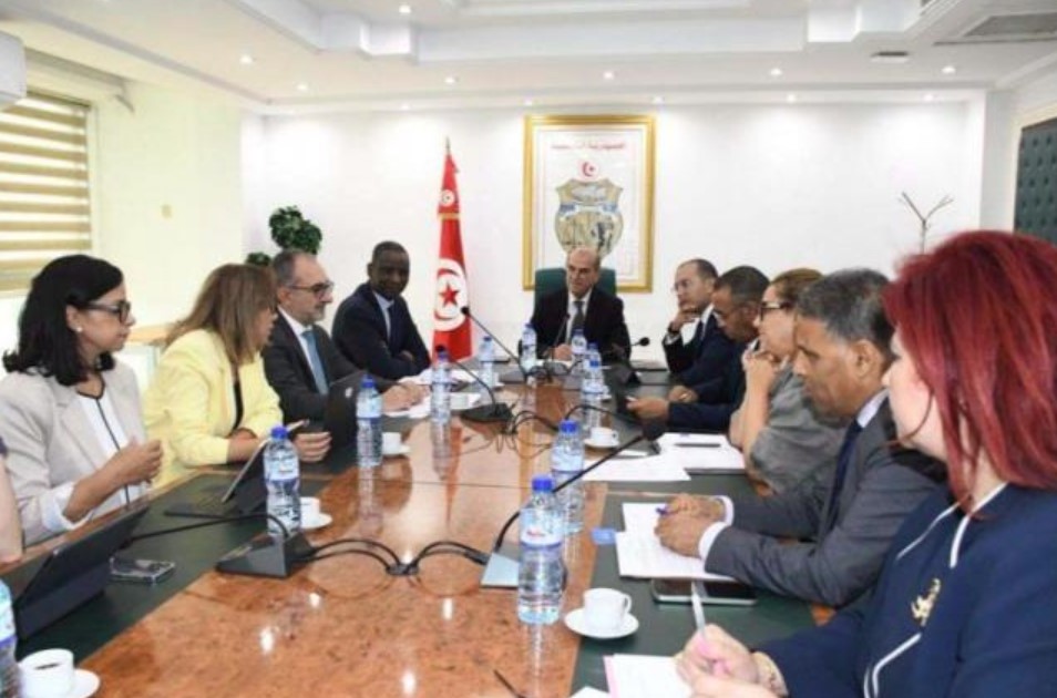 وزير التجهيز والاسكان يبحث مع وفد عن مجموعة البنك الدولي متابعة تنفيذ عدد من المشاريع الاستراتيجية