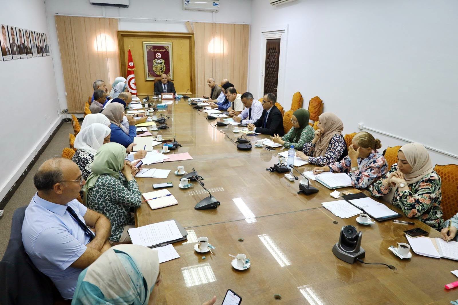 وزيرالشؤون الدينية يدعو إلى الحرص على تطوير الإدارة بما يتماشى مع التوجه العام للدولة