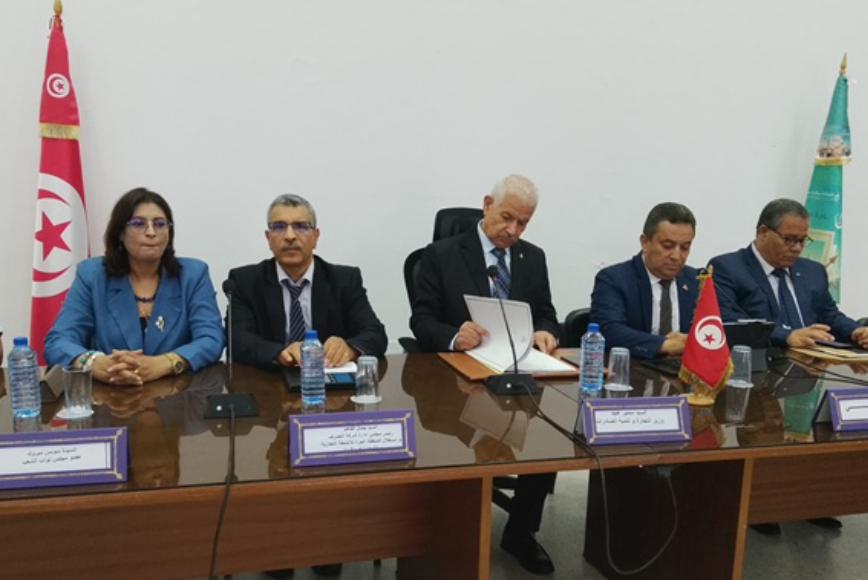 وزير التجارة: العمل جار لاستصدار نصوص قانونية جديدة لدفع مشروع المنطقة الحرة للأنشطة التجارية واللوجستية ببن قردان
