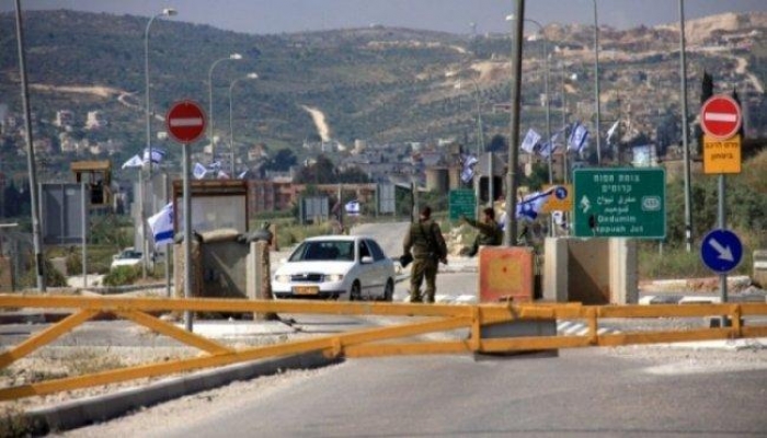 المحتل يفرض إغلاقا شاملا على معابر الضفة الغربية من اليوم حتى السبت المقبل