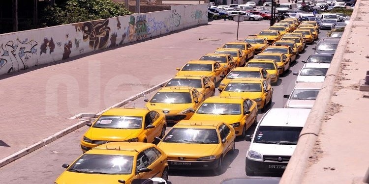 Mobilité électrique : 23 chauffeurs de taxi bénéficient d’une subvention de 10 000 dinars
