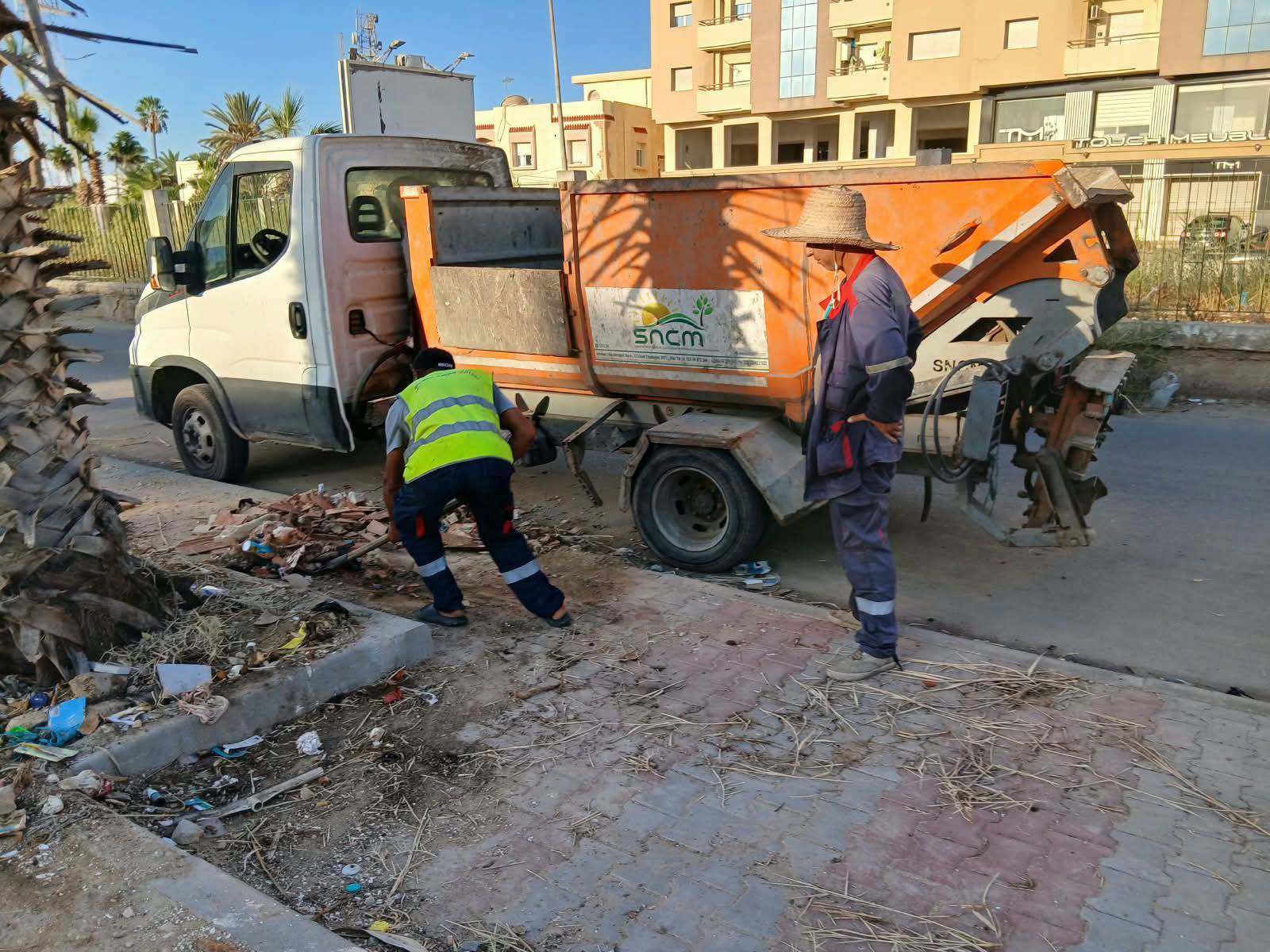 بلدية صفاقس تدعو إلى عدم إلقاء بقايا الهدم والأثاث والفضلات بالساحات العامة
