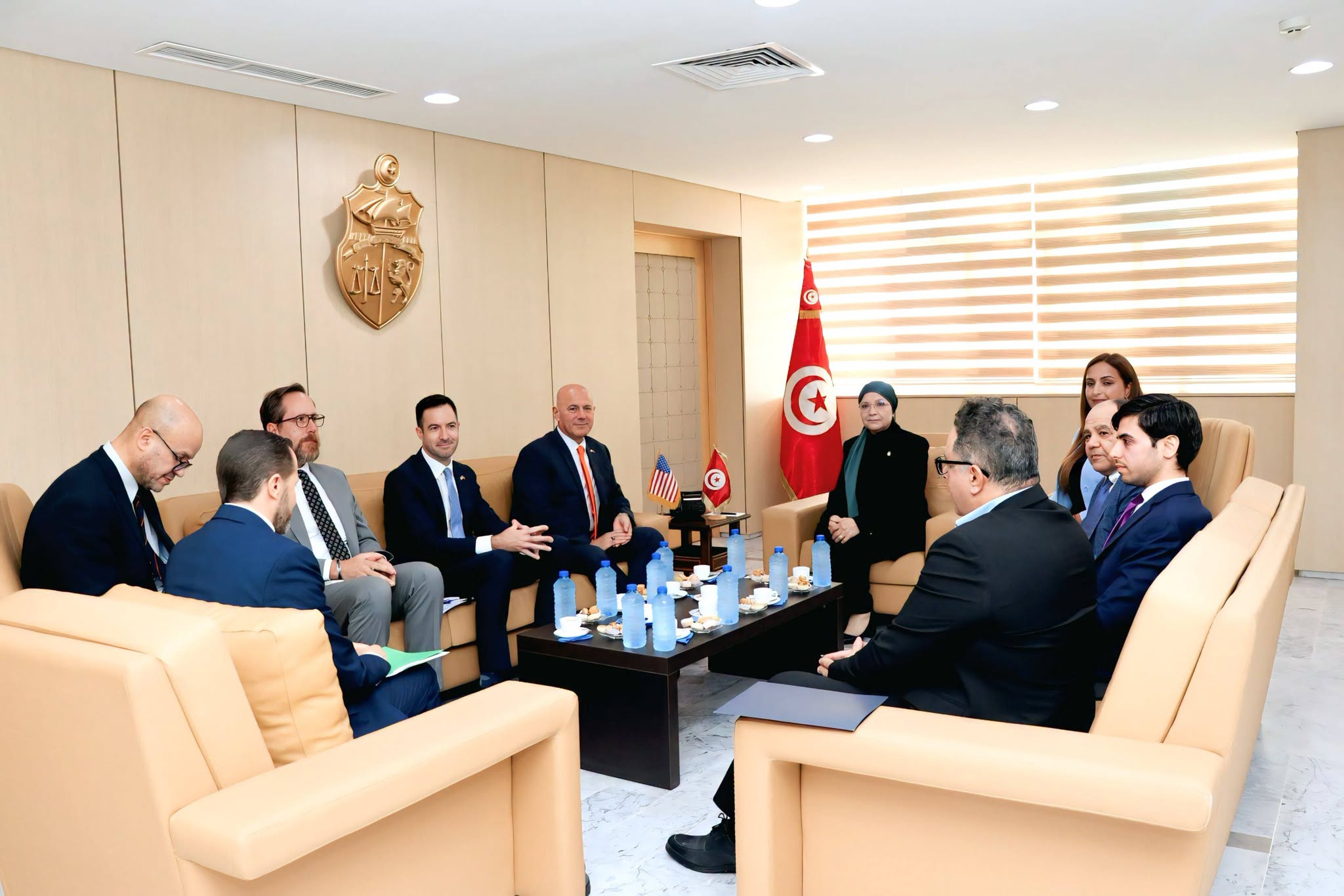 وزيرة العدل تلتقي سفير الولايات المتحدة الأمريكية لدى تونس