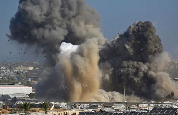 العدوان الصهيوني على غزة: استشهاد صحفي فلسطيني في غارة جنوبي القطاع