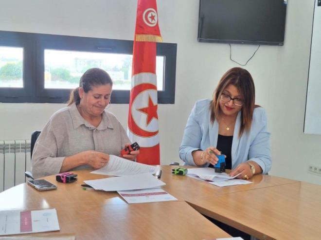 امضاء اتفاقية شراكة بين جمعية النساء أولا والمندوبية الجهوية لشؤون المرأة والأسرة والطفولة وكبار السن بسيدي بوزيد