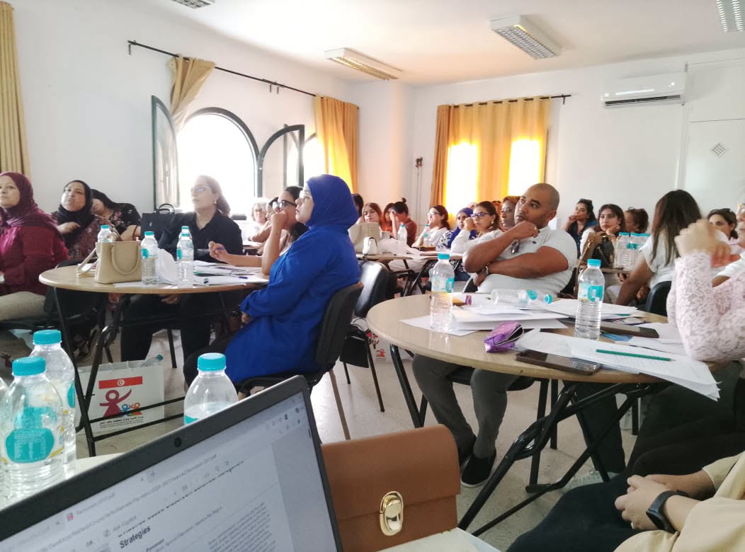 وزارة الأسرة تنظم سلسلة من الدورات التكوينية المتخصصة لفائدة إطارات الطفولة