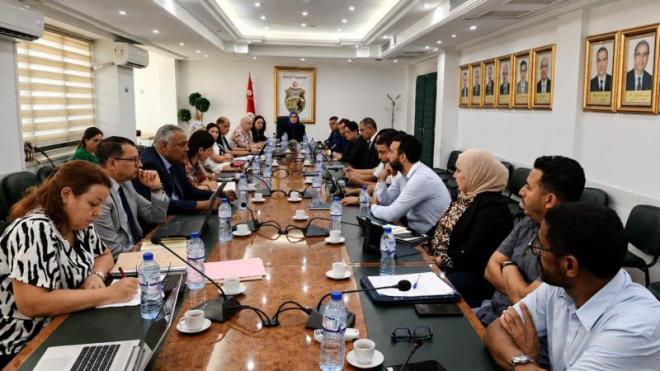 برنامج تأهيل الصناعة: المصادقة على ملفين لمؤسستين صناعيتين باستثمارات تناهز 63 مليون دينار