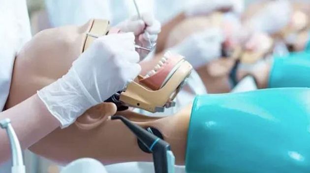 فتح مناظرة لانتداب 55 طبيبا مقيما في اختصاص طب الأسنان بوزارتي الصحة والدفاع الوطني