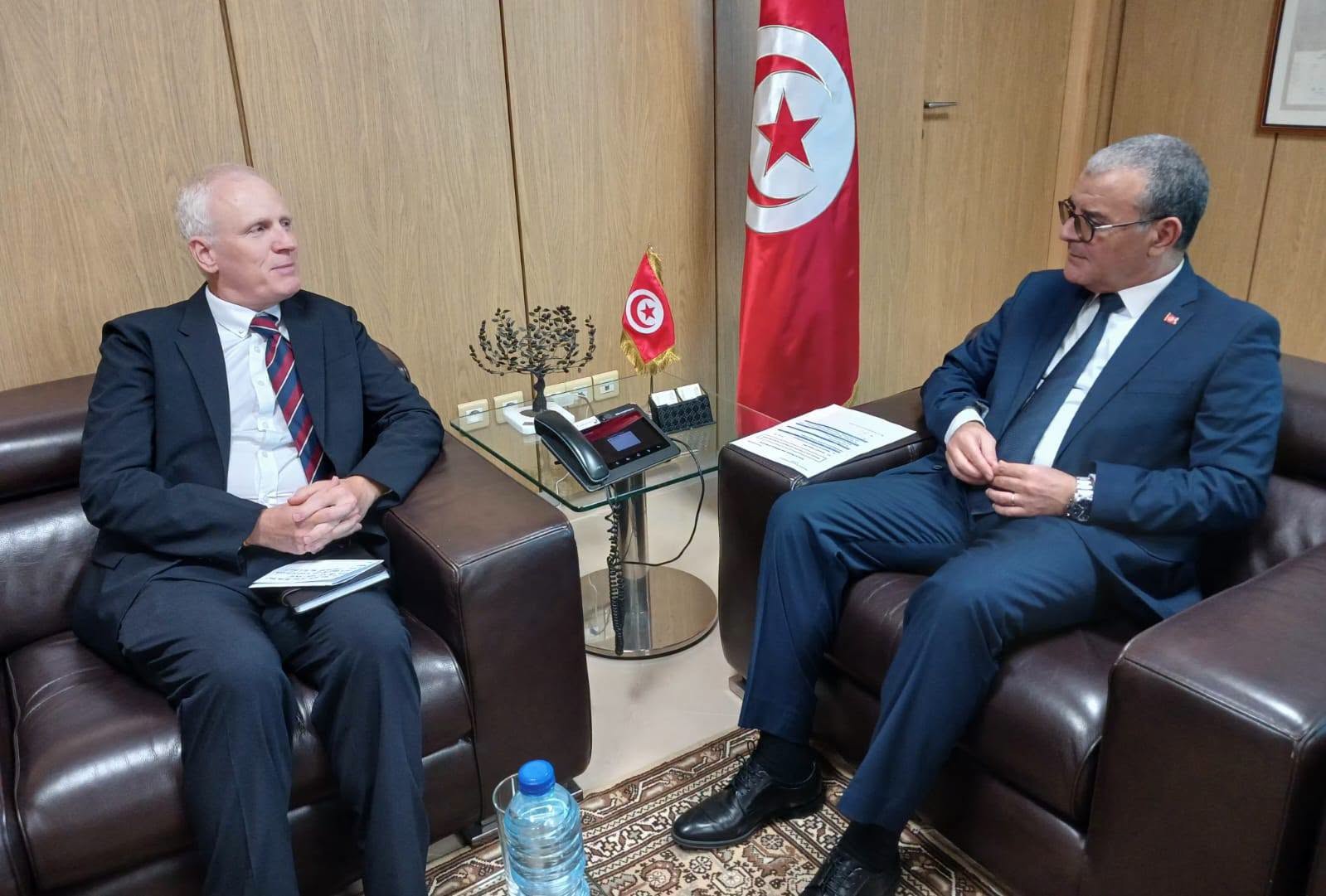 وزير الاقتصاد يلتقي بالمدير الجديد لمكتب مجموعة البنك الدولي بتونس