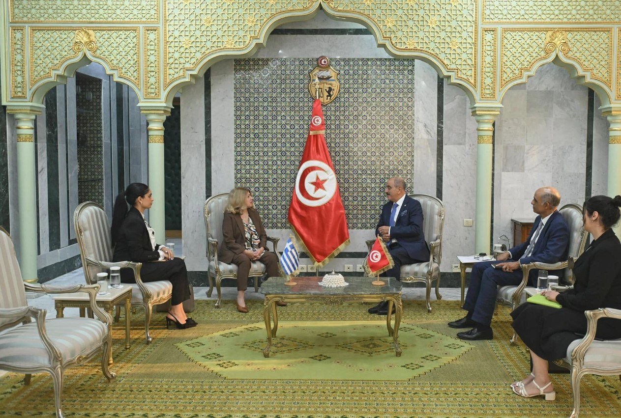 وزير الشؤون الخارجية يُؤكد أهمية تعزيز التعاون التونسي اليوناني 
