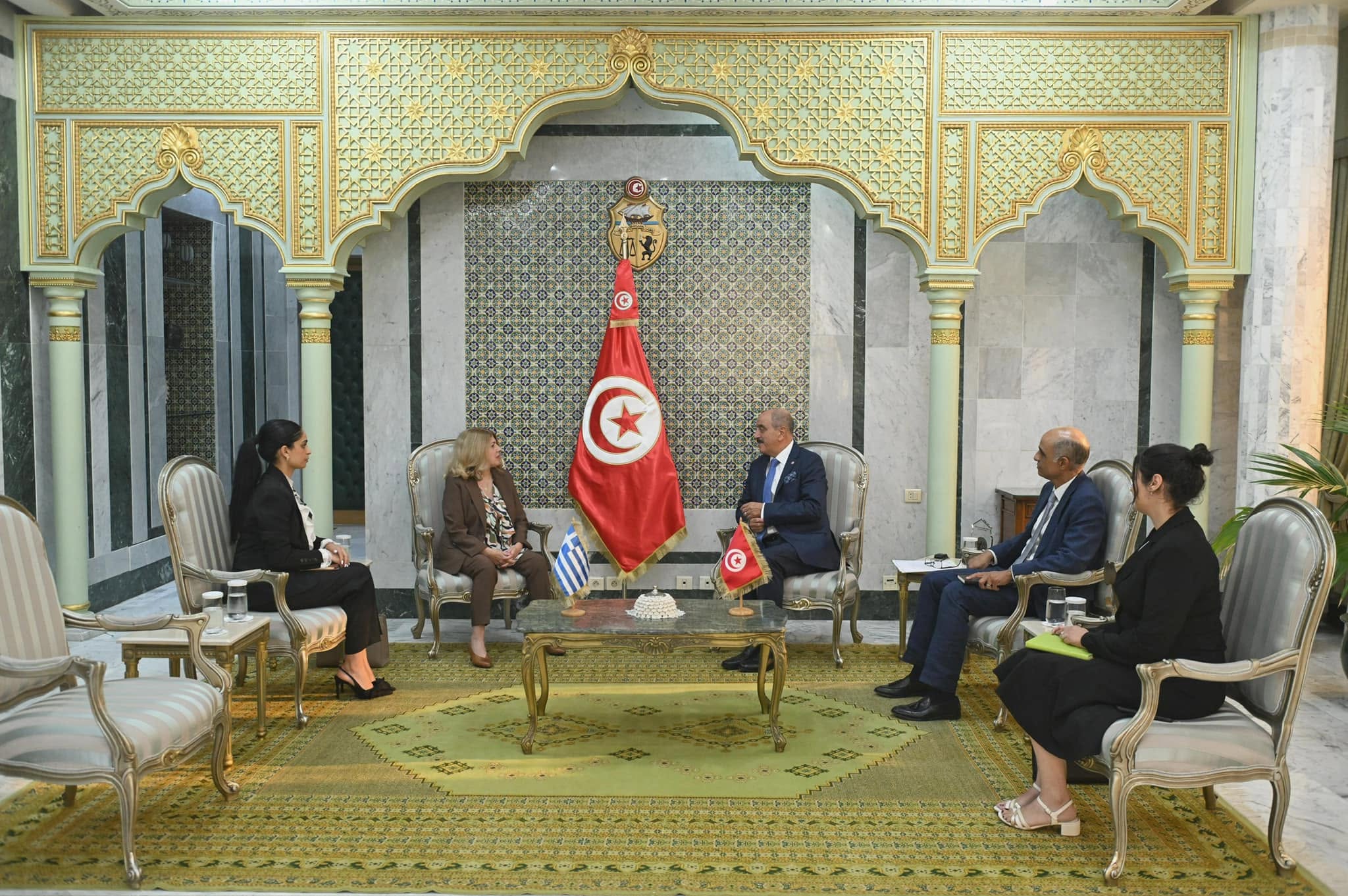 وزير الشؤون الخارجية والهجرة والتونسيين بالخارج يؤكد أهمية تعزيز التعاون التونسي اليوناني وتكثيف تبادل الزيارات رفيعة المستوى