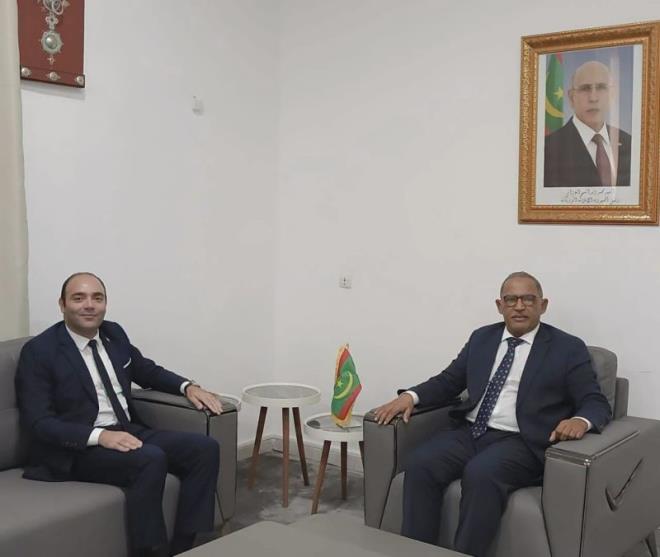 القائم بالأعمال بالنيابة بسفارة تونس بموريتانيا ورئيس جامعة نواكشوط يبحثان تعزيز التعاون الثنائي في مجال التعليم العالي والبحث العلمي