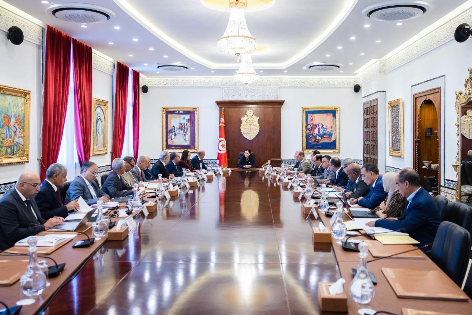 متابعة تقدّم عدد من المشاريع العمومية أبرز محاور اجتماع لجنة المشاريع الكبرى بإشراف رئيسة الحكومة