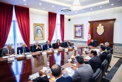 لجنة المشاريع الكبرى تتابع تقدم إنجاز عدد من المشاريع العمومية في مجالات الطاقة والصحة والبنية التحتية والنقل والرياضة