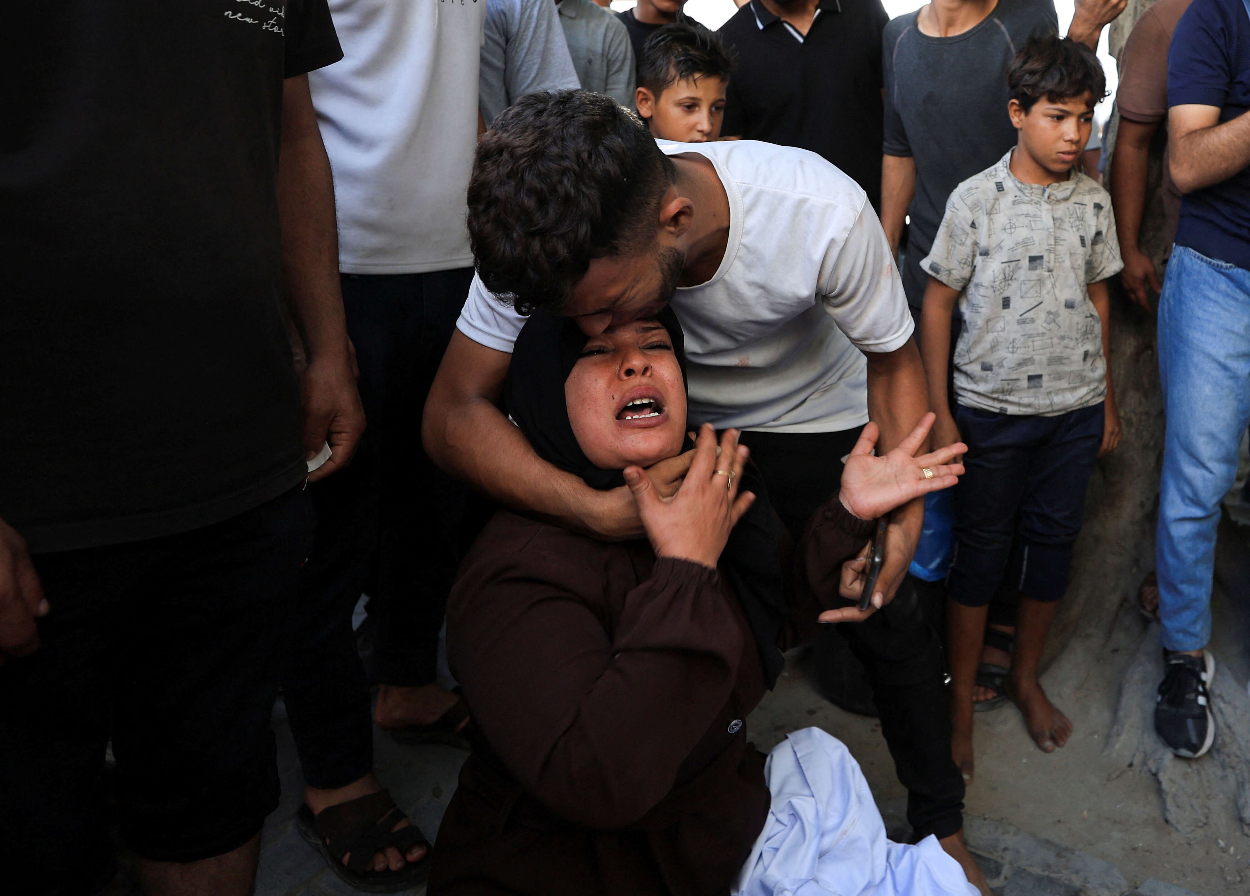 استشهاد 5 فلسطينيين في قصف للاحتلال على مدينتي غزة وخان يونس