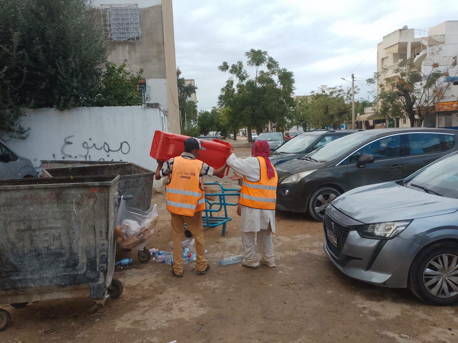 بلدية تونس: تدخلات ميدانية للنظافة وصيانة الطرقات والعناية بالمساحات الخضراء