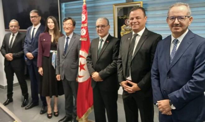 تونس وكوريا الجنوبية تبحثان فرص الاستثمار والشراكة في صناعة مكونات السيارات