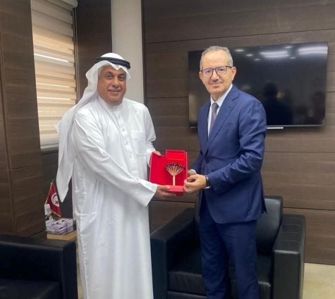 المدير العام لوكالة النهوض بالاستثمار الخارجي وسفير مملكة البحرين يبحثان دفع إنجاز مشروع "المرفأ المالي خليج تونس"