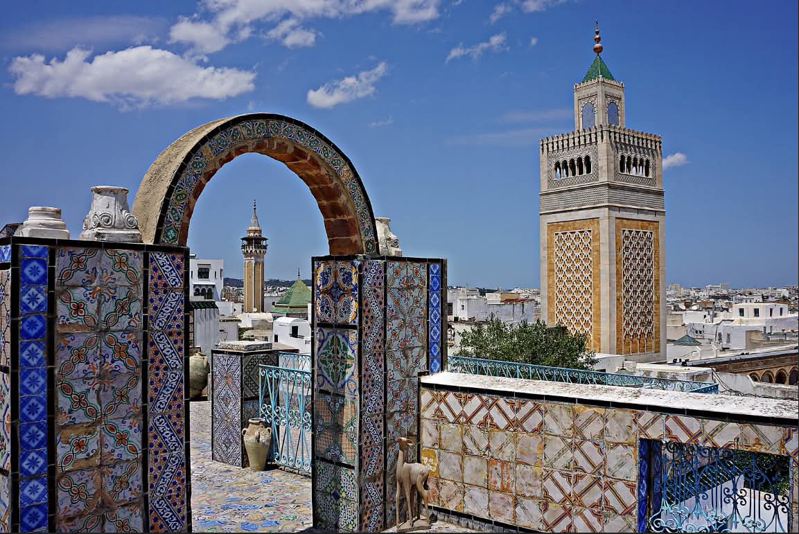  ضباب محلي بأقصى الشمال في الصباح ثم سحب عابرة