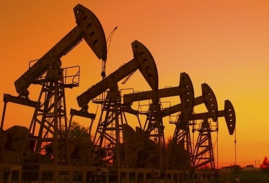 النفط يلامس 110 دولارات للبرميل لأول مرة منذ ماي