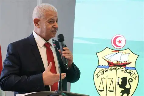 وزير التجارة يبحث مع المساحات التجارية الكبرى تخفيض أسعار بعض المواد الاستهلاكية