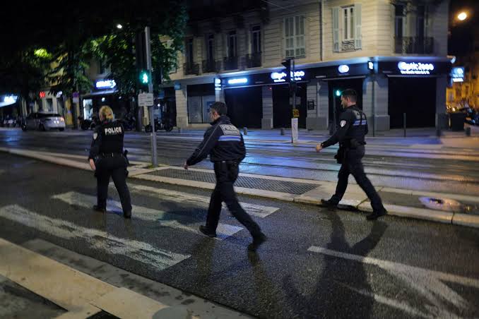 France : des couvre-feux instaurés dans plusieurs communes après des violences