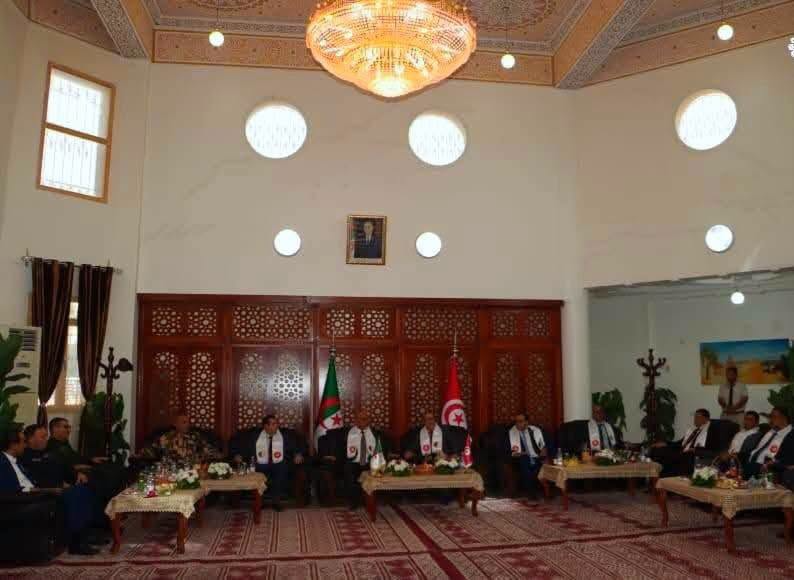إنطلاق أولى جلسات الإجتماع الثاني للجنة متابعة تنفيذ توصيات اللجنة الثنائية للتنمية وترقية المناطق الحدودية بين تونس والجزائر