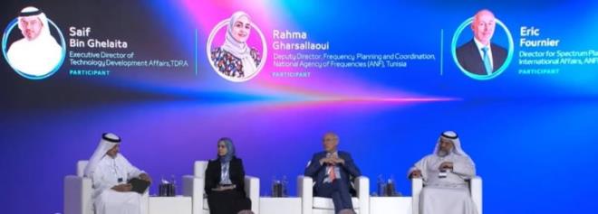 تحقيق النفاذ الشامل إلى خدمات الاتصالات يستوجب العمل على خفض كلفة استخدام الطيف الترددي وتوسيع تغطية الشبكات