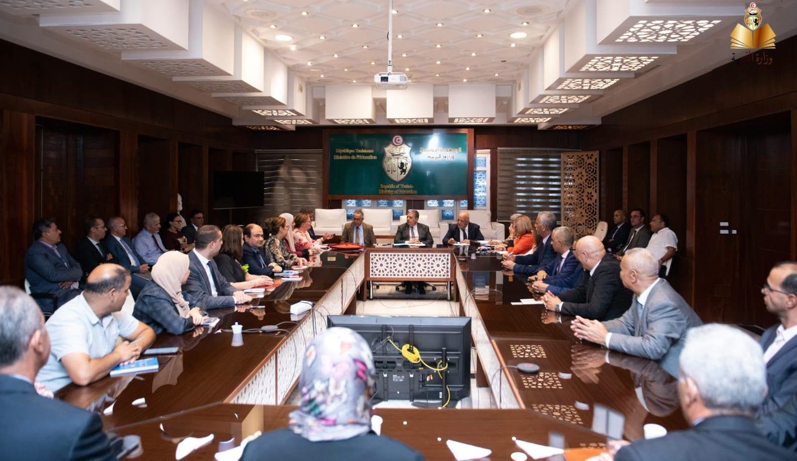  مكتب العلاقات مع المواطن بالمندوبية الجهوية للتربية بالكاف يتحصّل على علامة الجودة الوطنية //مرحبا//