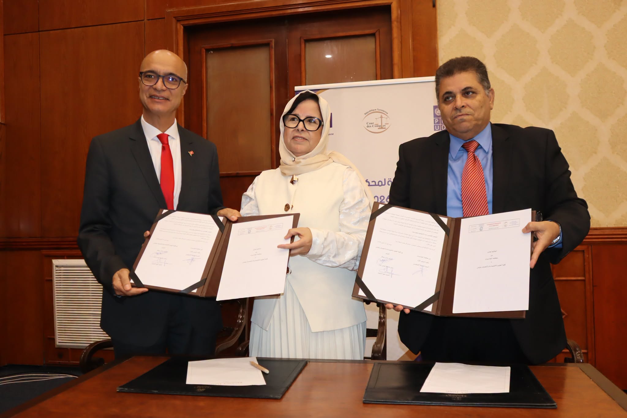 توقيع اتفاقيتي تعاون لمزيد تعزيز التواصل بين المؤسسات القضائية والرقابية والوسط الجامعي