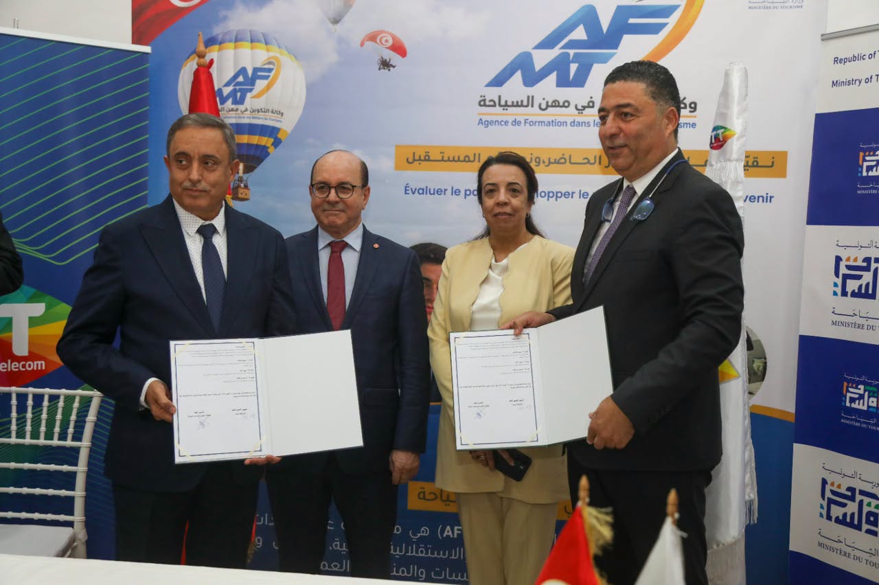 وزير السياحة يؤكد أهمية تنويع المنتوج السياحي وتأهيل الموارد البشرية