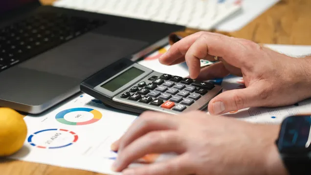 تطوير الإدارة الجبائية والرقمنة : إتاحة التصريح لـ85 ألف مطالب بالأداء عن بعد وربط أكثر من 270 جهاز تسجيل