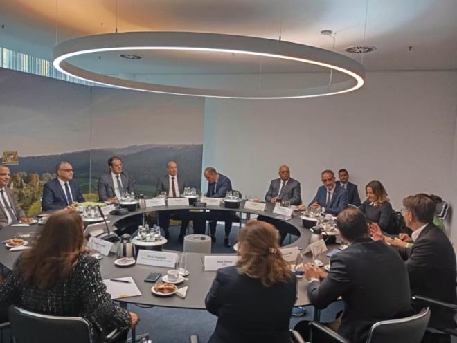 وفد تونسي رفيع المستوى في ميونيخ يلتقي بالمسؤول عن الشؤون الأوروبية والعلاقات الدولية بالمستشارية البافارية