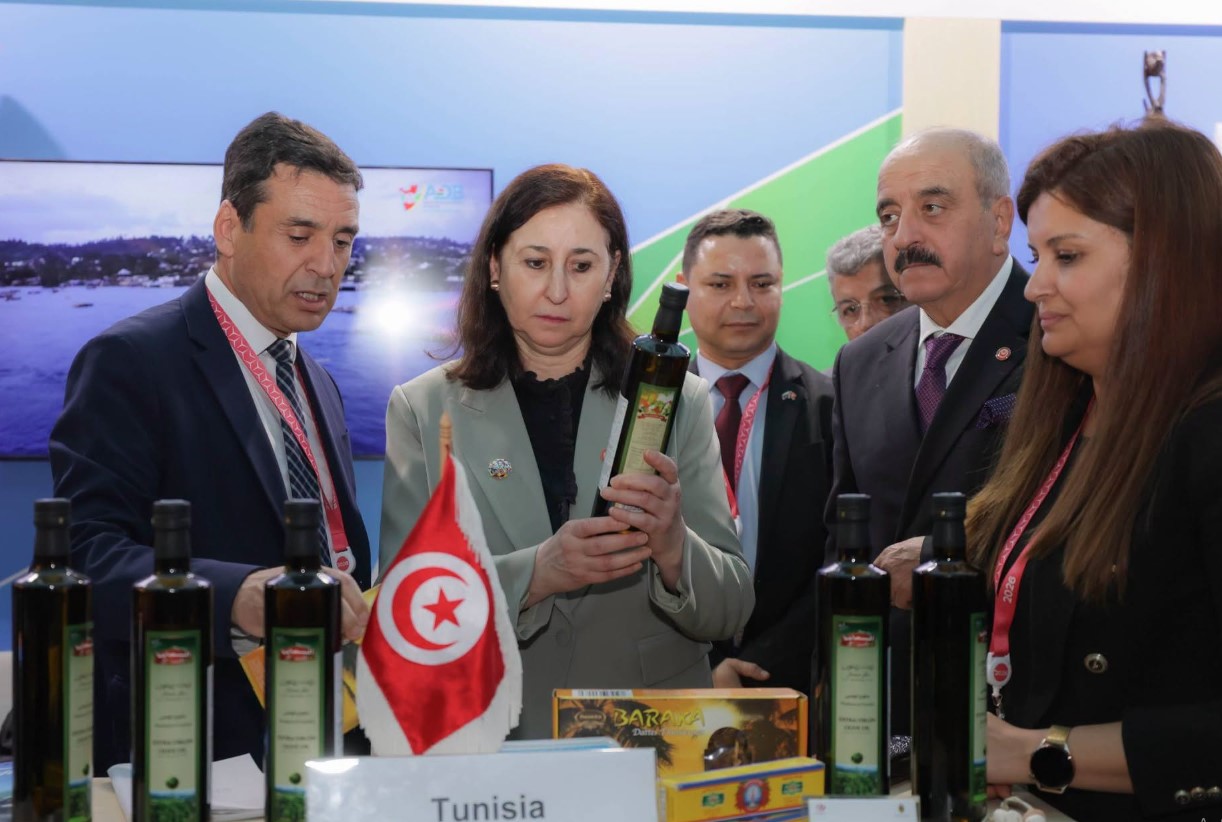 رئيسة الحكومة تزور جناح تونس في معرض موسكو