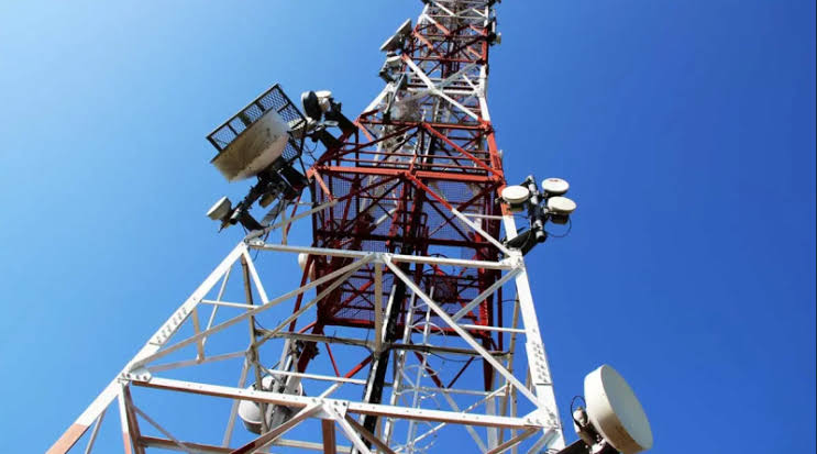 Kébili : un réseau de téléphonie mobile bientôt déployé dans les zones sahariennes dès 2027